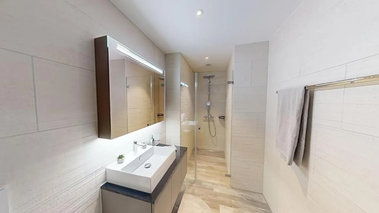 Spacious 1 Bedroom Apartment With Balcony Zurich Suisse
