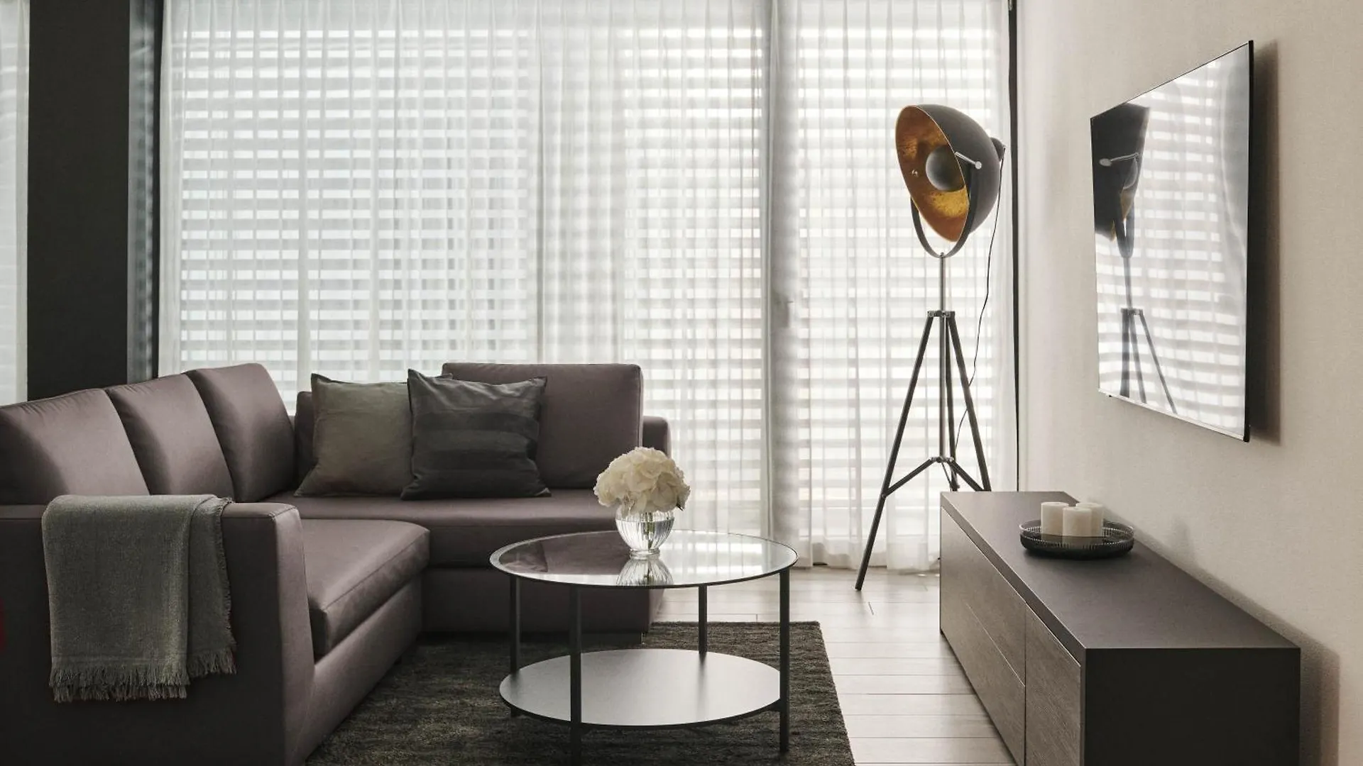 Spacious 1 Bedroom Apartment With Balcony Zurich Switzerland